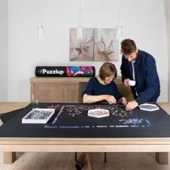 Puzzlup 3000 - XXL Puzzelmat Neopreen - Zelfsluitend En Antislip - Portapuzzle Met Luxe Opbergtube - Tot En Met 3000 Stukjes - 95 X 150 Cm 27 Puzzlup 3000 - XXL Puzzelmat Neopreen - Zelfsluitend En Antislip - Portapuzzle Met Luxe Opbergtube - Tot En Met 3000 Stukjes - 95 X 150 Cm -Exporteren puzzels winkel 550x550 232
