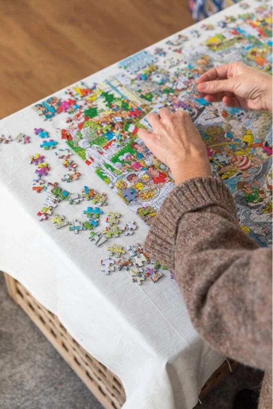 Jan Van Haasteren De Winterspelen Puzzel - 1000 Stukjes 6 Jan Van Haasteren De Winterspelen Puzzel - 1000 Stukjes - Afbeelding 4